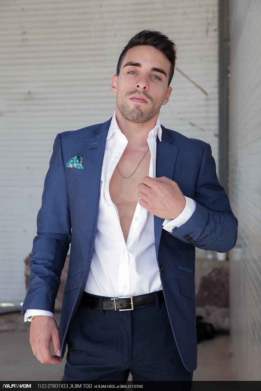 20P El musculoso gay Dato Foland analiza un pasivo caliente después de besarlo