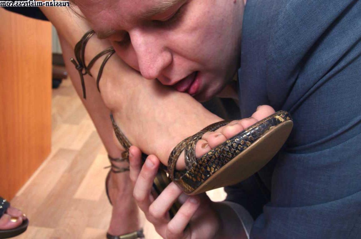 15P Anna Gold and her girlfriend use a submissive man as a human ashtray