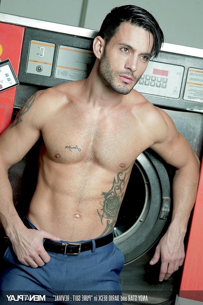 20P Homens gays gostosos Dario Beck e Andy Star fazem sexo anal depois de ação oral quente