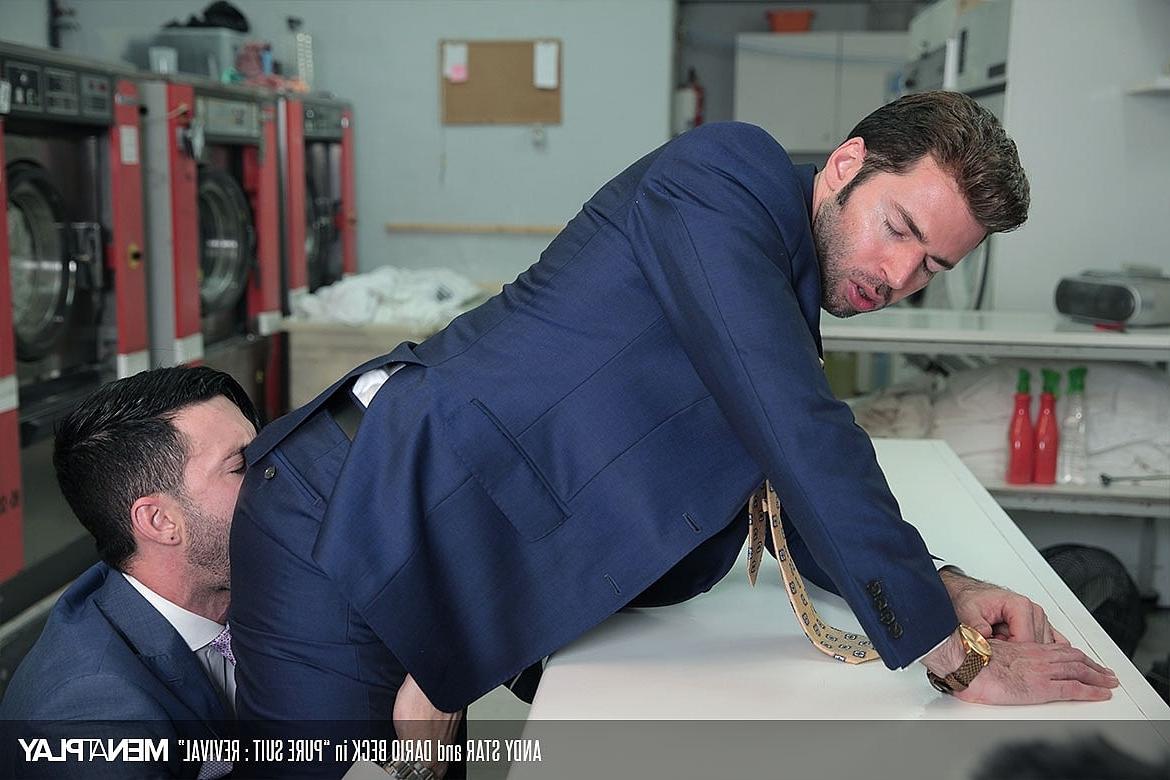 20P Homens gays gostosos Dario Beck e Andy Star fazem sexo anal depois de ação oral quente