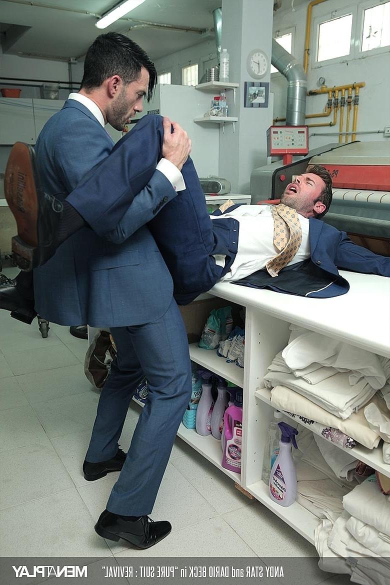 20P Homens gays gostosos Dario Beck e Andy Star fazem sexo anal depois de ação oral quente