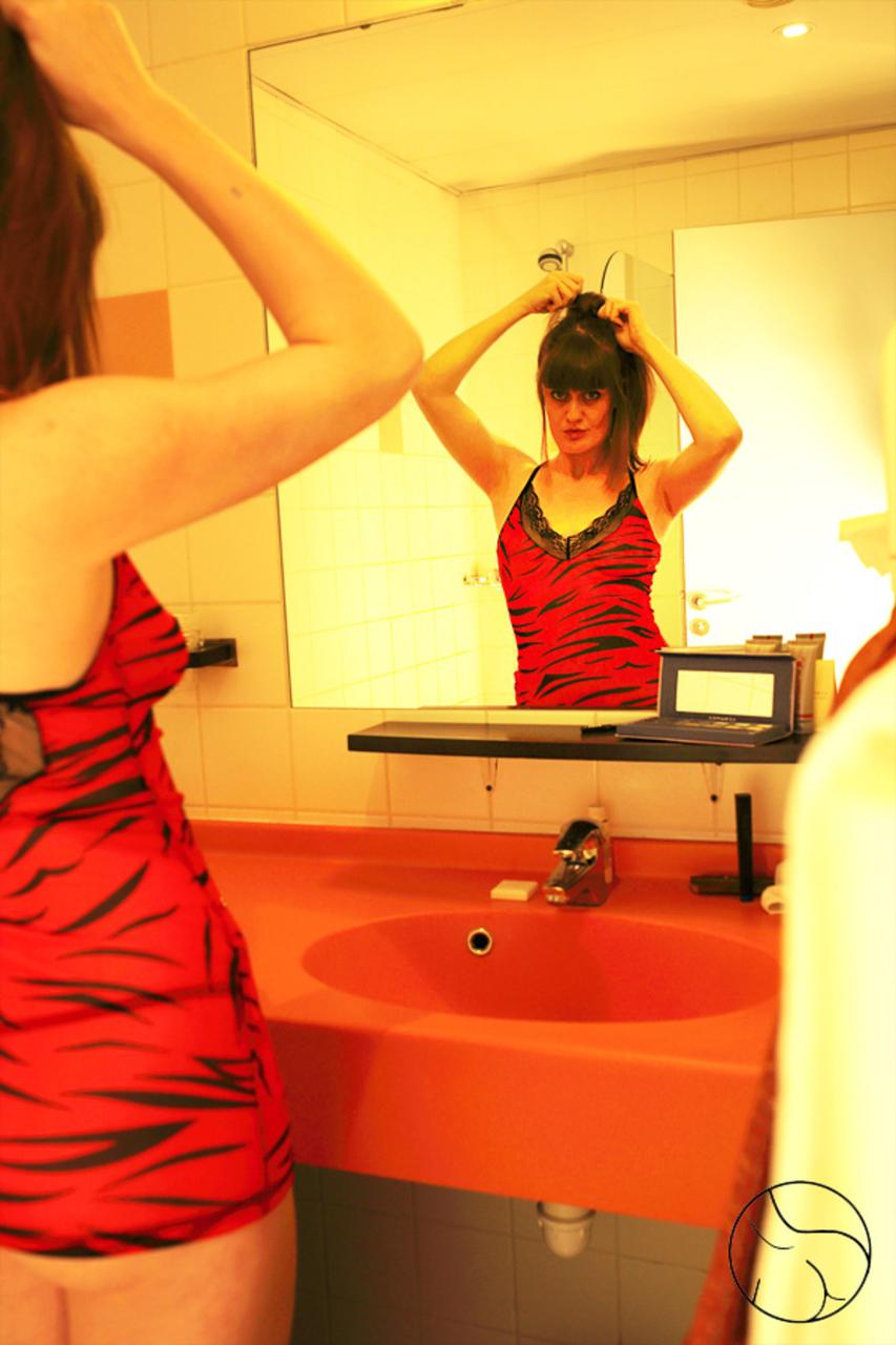 10P Sexpot alta mostra suas pernas gostosas em uma compilação sexy com roupas fofas