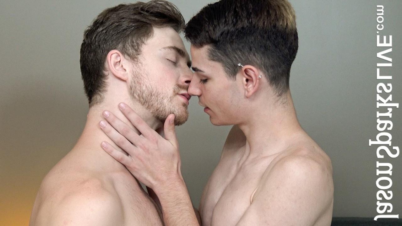 15P Americanos gays excitados Cole Blue e Eli Bennet fodem o buraco anal um do outro