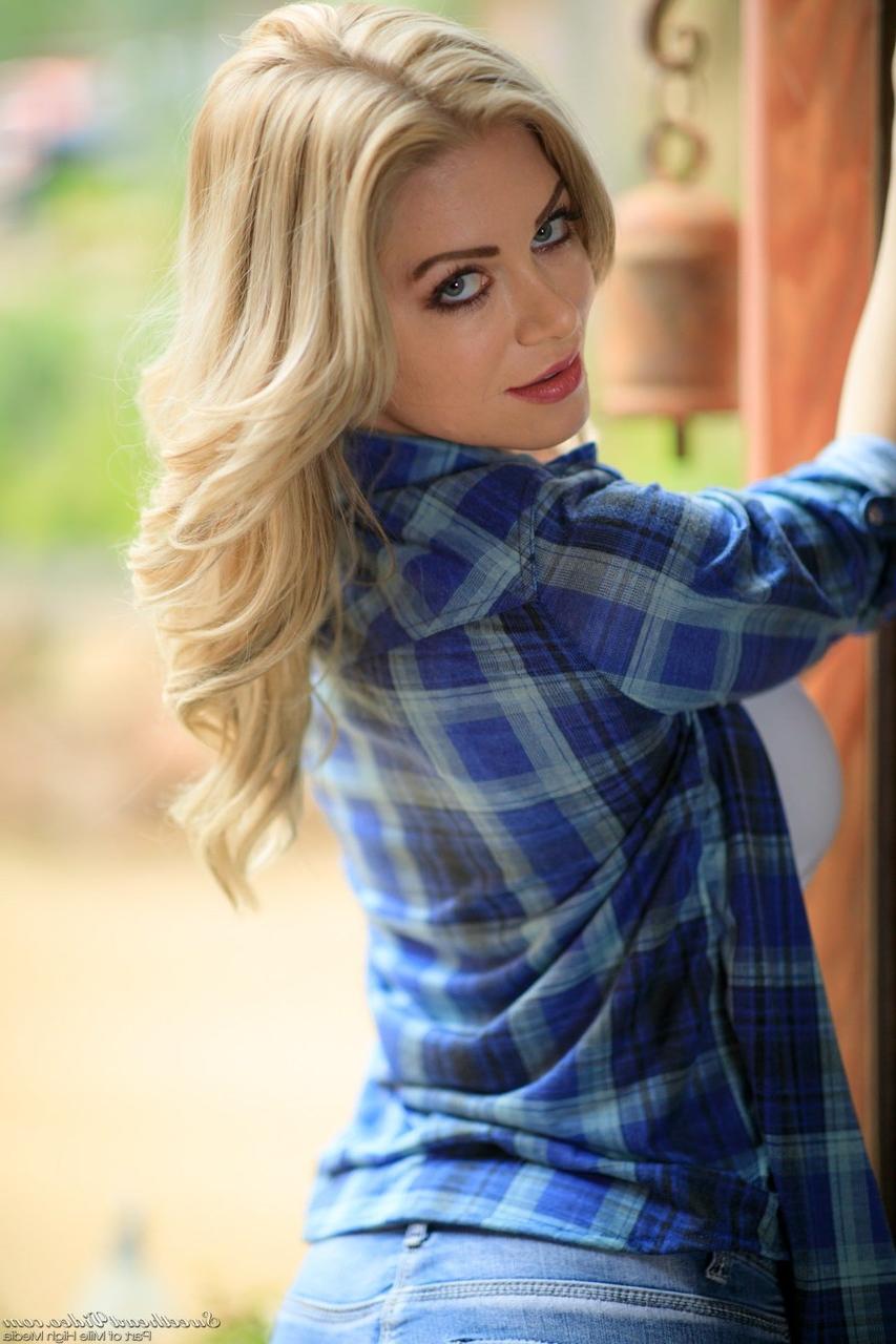 20P MILFed Charlotte Stokely, Serene Siren
