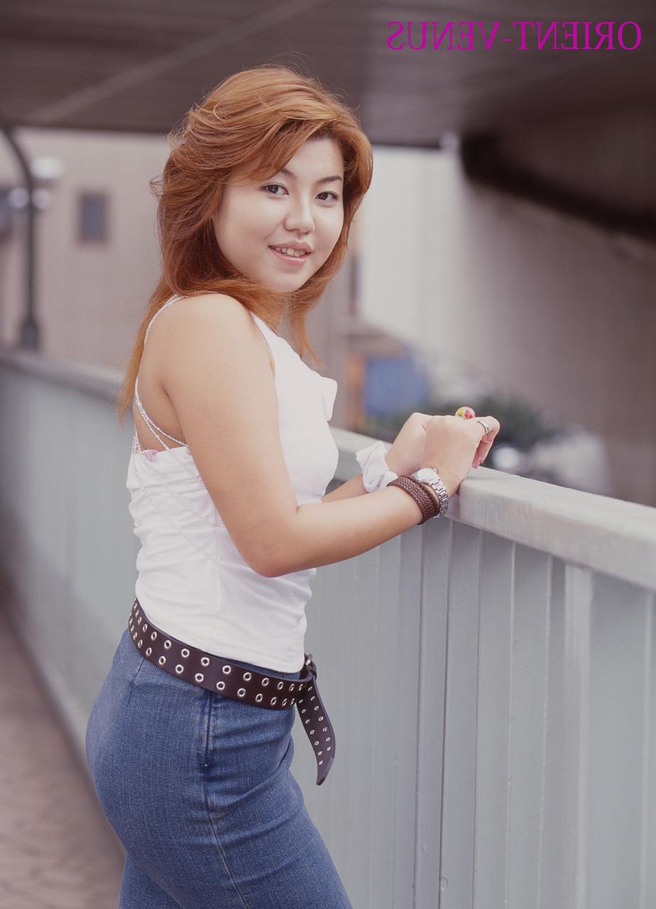 16P Gata japonesa ruiva revela seu corpo e buceta espessa em um show solo