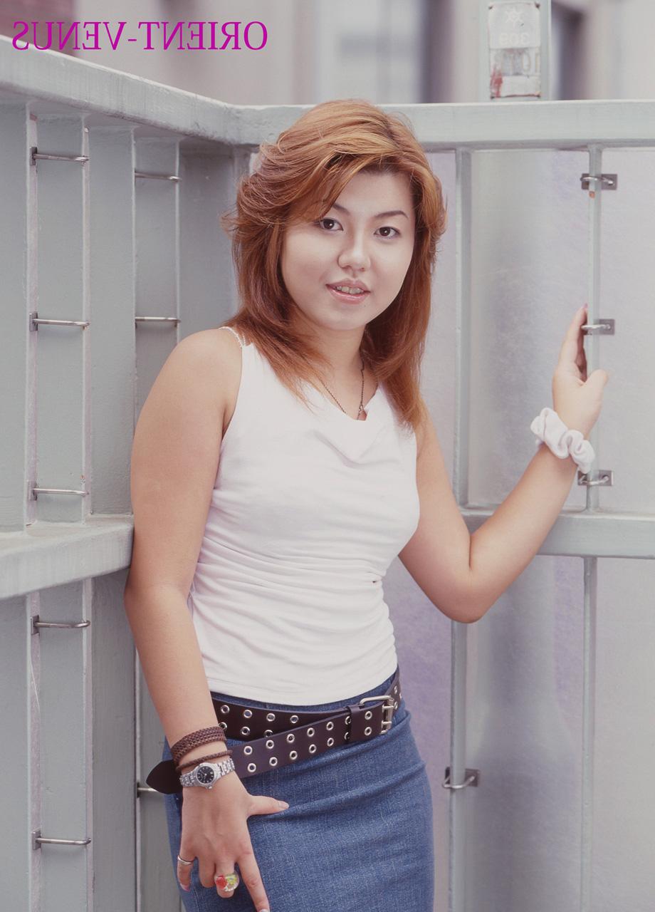 16P Gata japonesa ruiva revela seu corpo e buceta espessa em um show solo