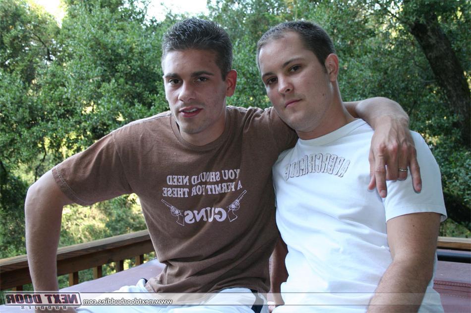 20P Os amadores excêntricos Phoenix e Jesse Cox se trocam antes de se masturbarem juntos