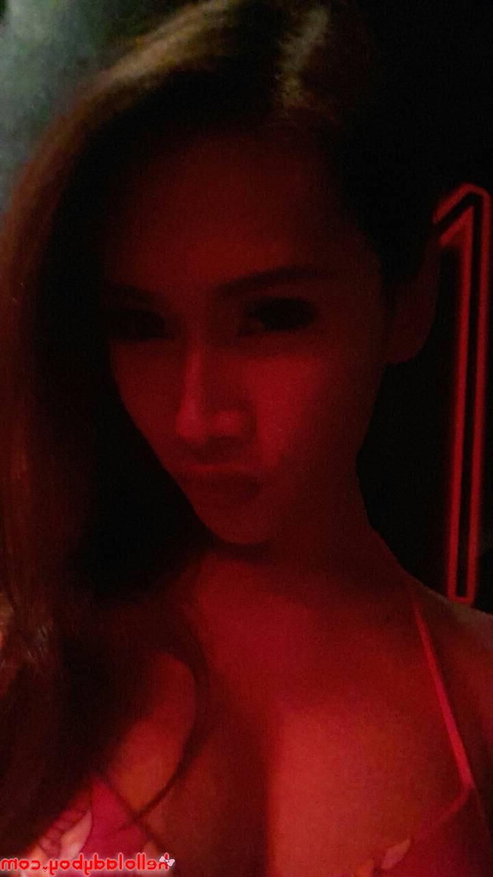 20P Hello Ladyboy 