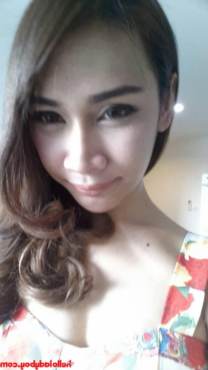 20P Hello Ladyboy 