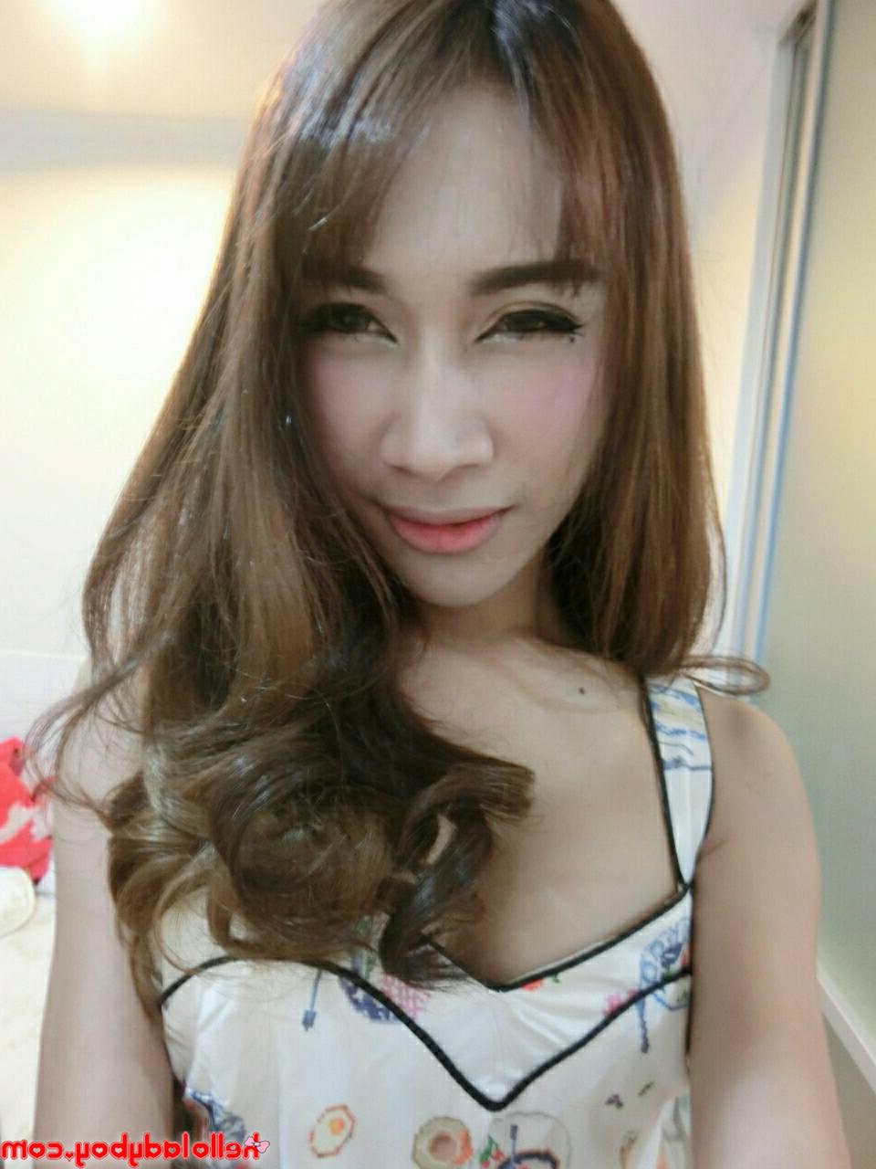 20P Hello Ladyboy 