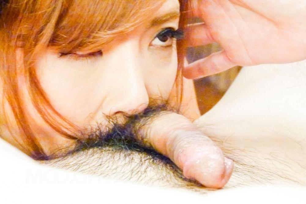 16P A garota japonesa ruiva Chieri Matsunaga dá um BJ e uma foda maminha
