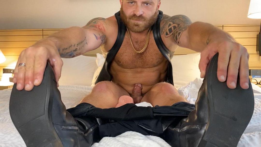 12P Kink Men Райли Митчел