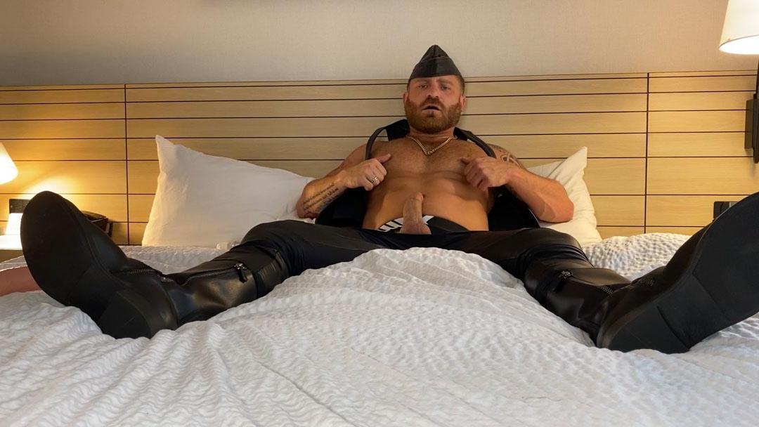 12P Kink Men Райли Митчел