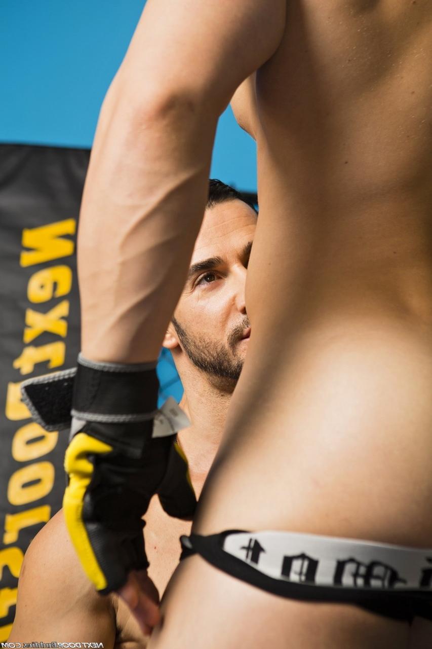 20P Atletas gays Dean Monroe e Brady Jensen se envolvem em ação de sexo anal quente
