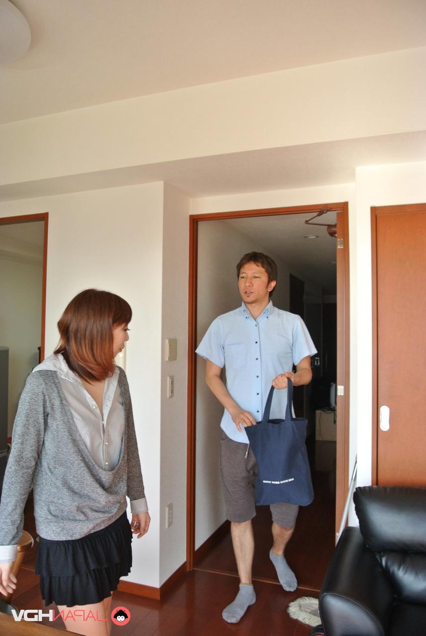 15P La pelirroja japonesa Eri Fujino se masturba antes de una cita