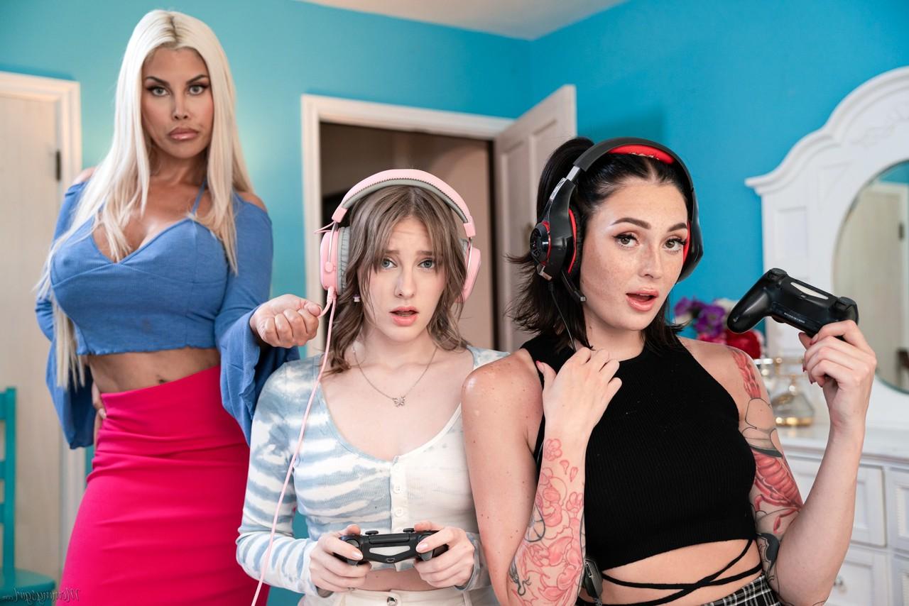 20P La chica de mamá Bridgette B, Melody Marks, Charlotte Sins