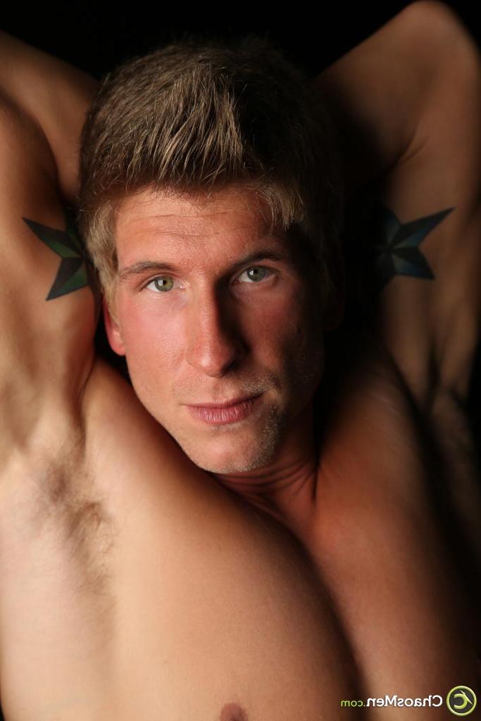 20P Handsome gay model Kellan Chestnut shows his muscular body & big rod in a solo