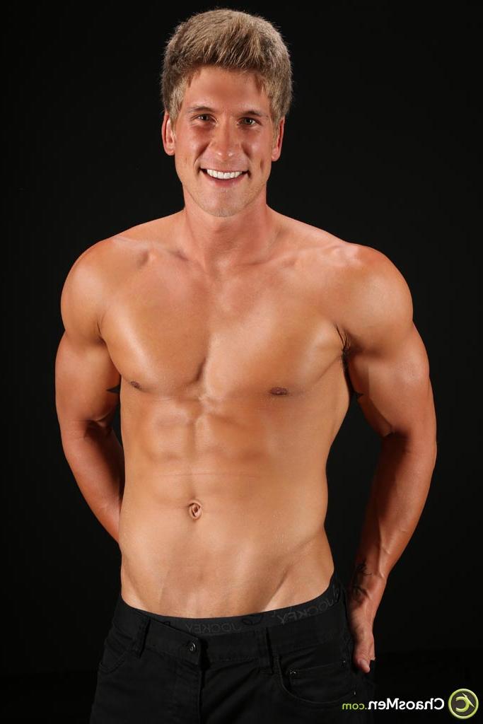 20P Handsome gay model Kellan Chestnut shows his muscular body & big rod in a solo