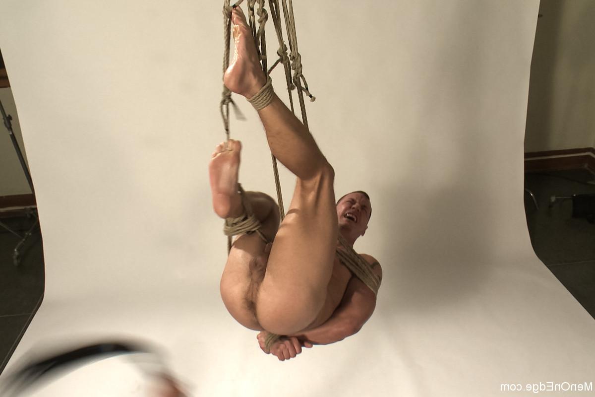 20P Men On Edge Adam Knox
