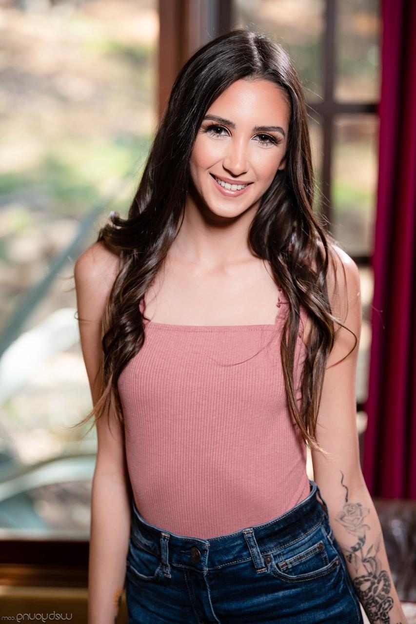15P Pretty teens Natalia Nix and Laney Grey take turns modelling for a SFW shoot