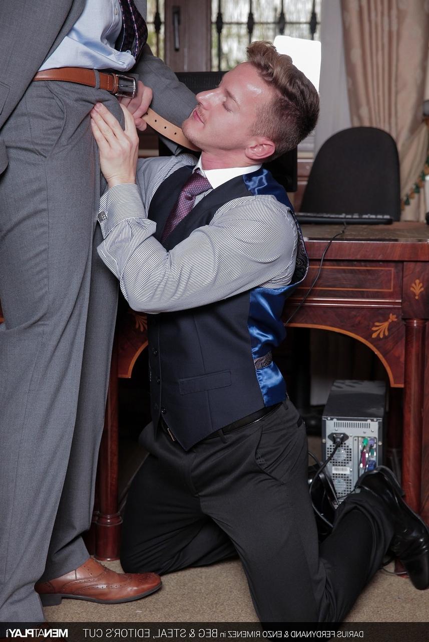 20P Muscular gay colleagues Darius Ferdynand & Enzo Rimenez fuck in the office