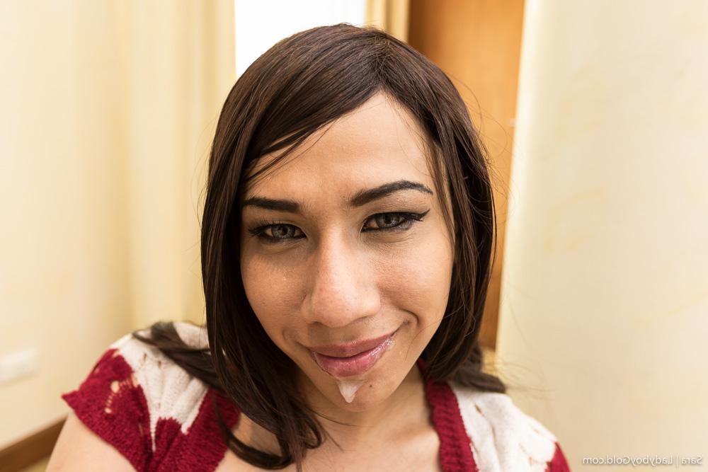 16P Ladyboy Gold interprétée par Sara Naked Images