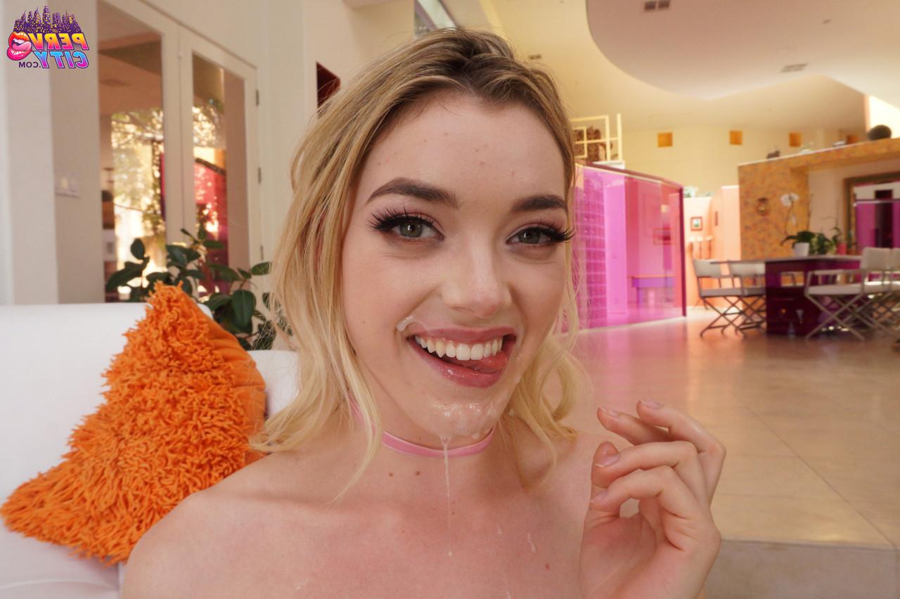 17P Alemana de 24 años con el culo abierto Anny Aurora teniendo sexo anal