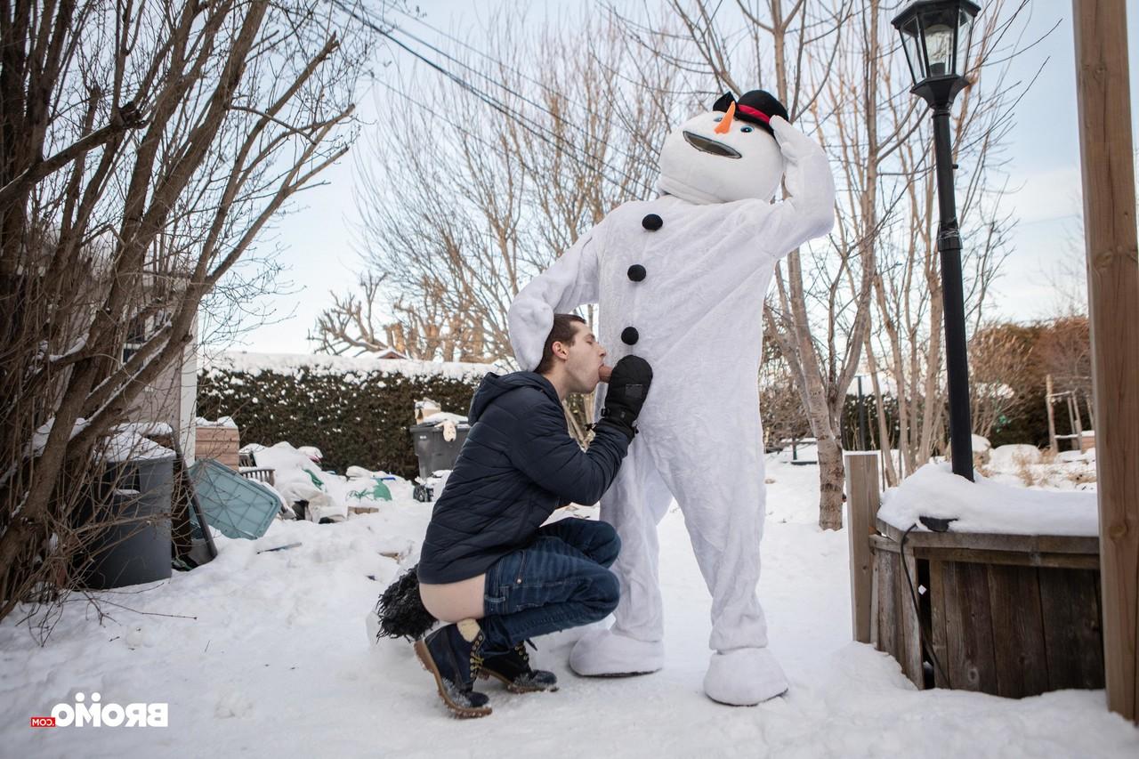 20P Gay snowman Bo Sinn fucking twink Benjamin Blue in the ass from behind