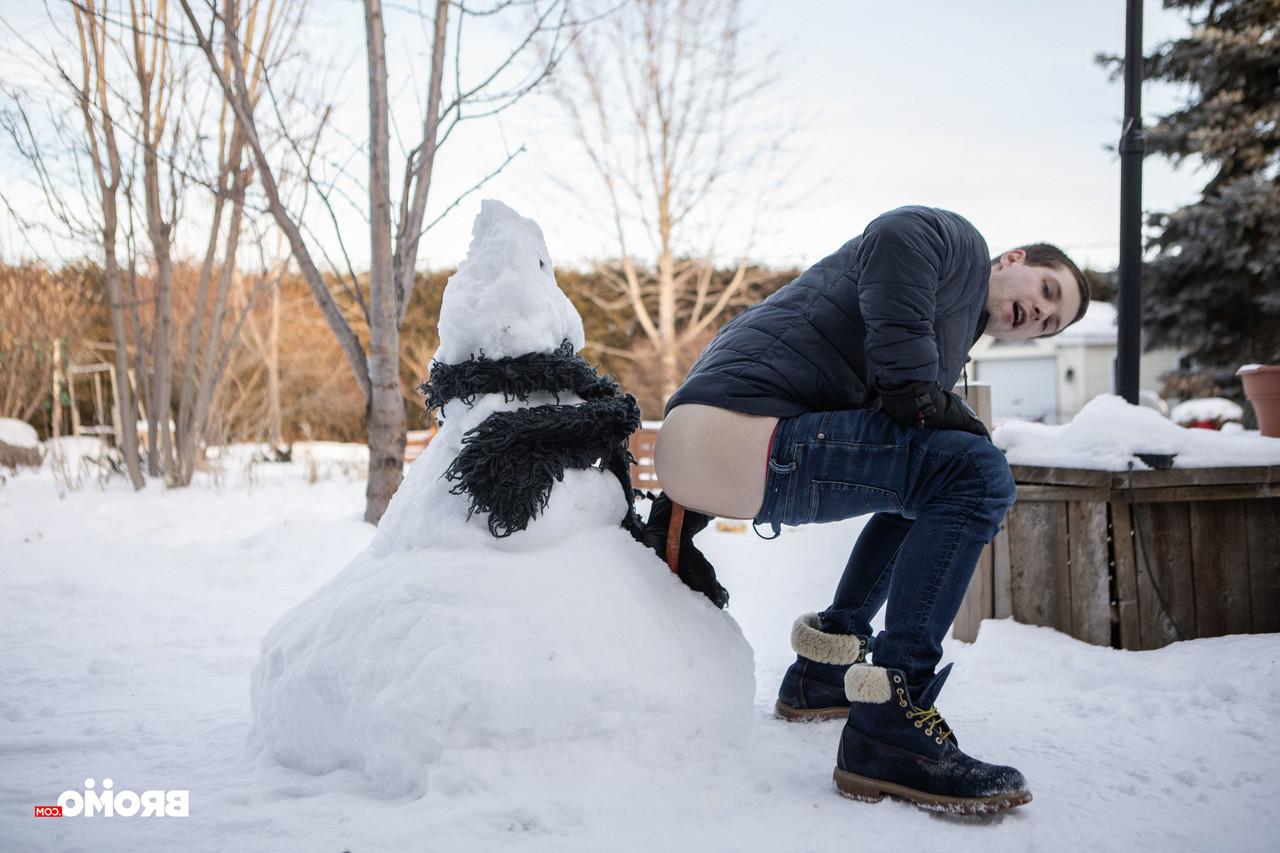 20P Gay snowman Bo Sinn fucking twink Benjamin Blue in the ass from behind