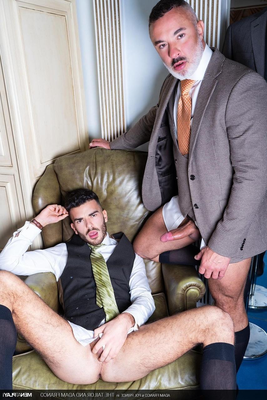 20P El sastre gay Pol Prince disfruta del sexo anal duro con un papá colgado