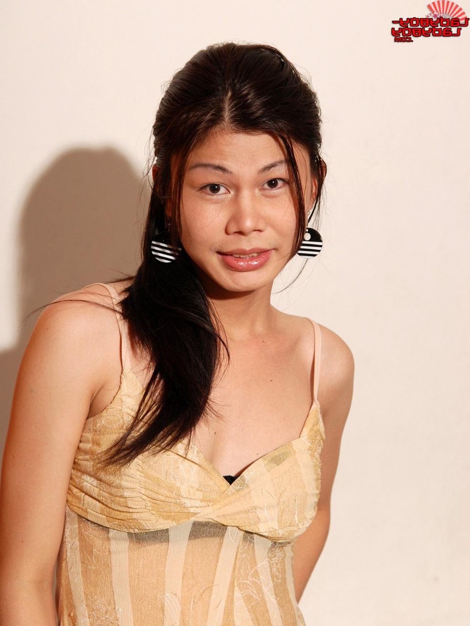 16P Asiática TGirl Georgina