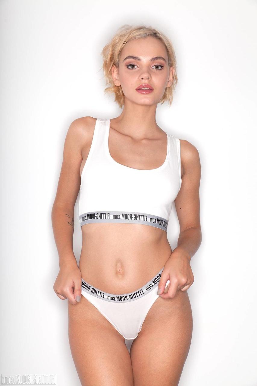 11P Fitting Room Ariel