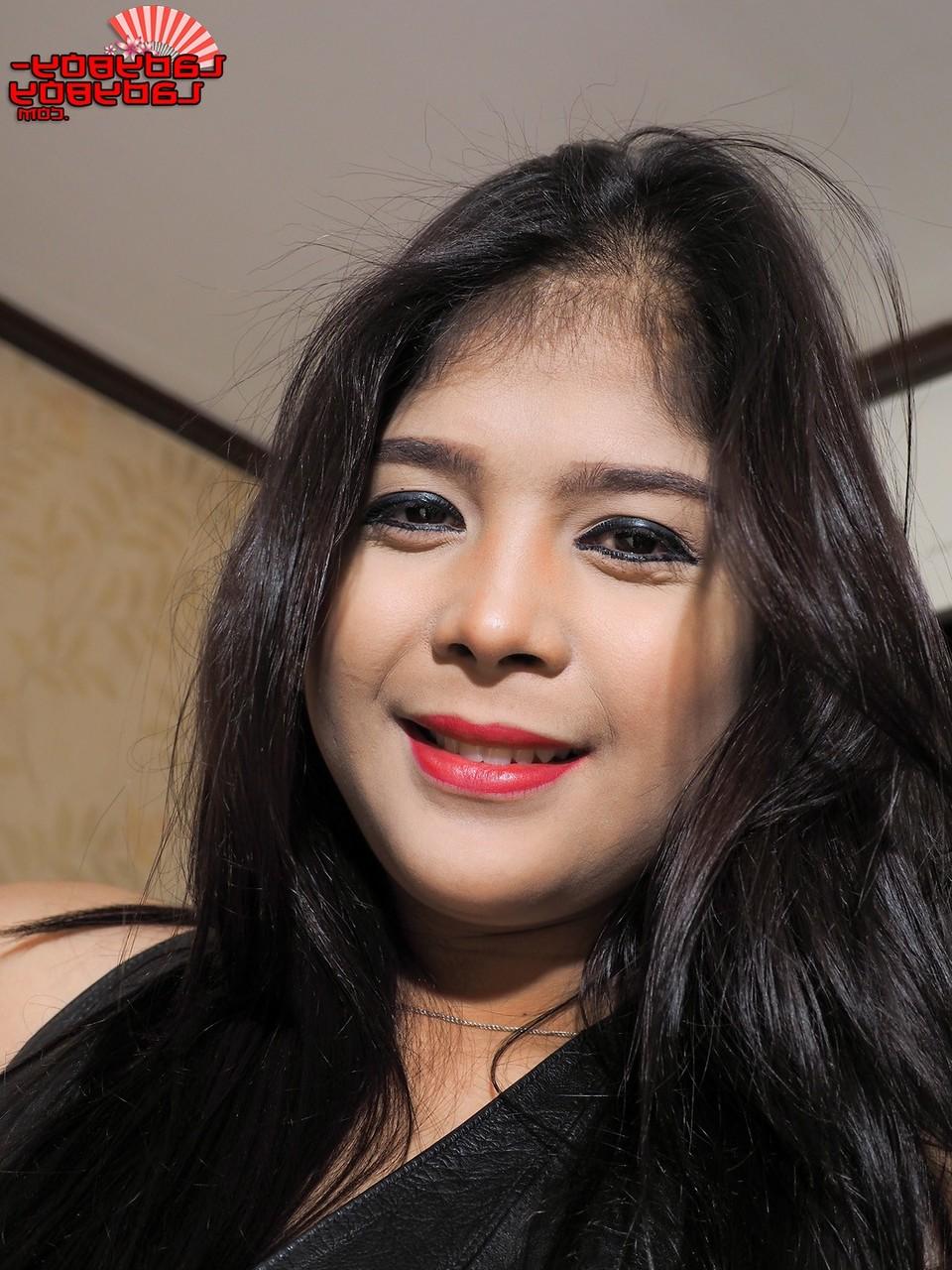 16P Asiatisches TGirl Janelle