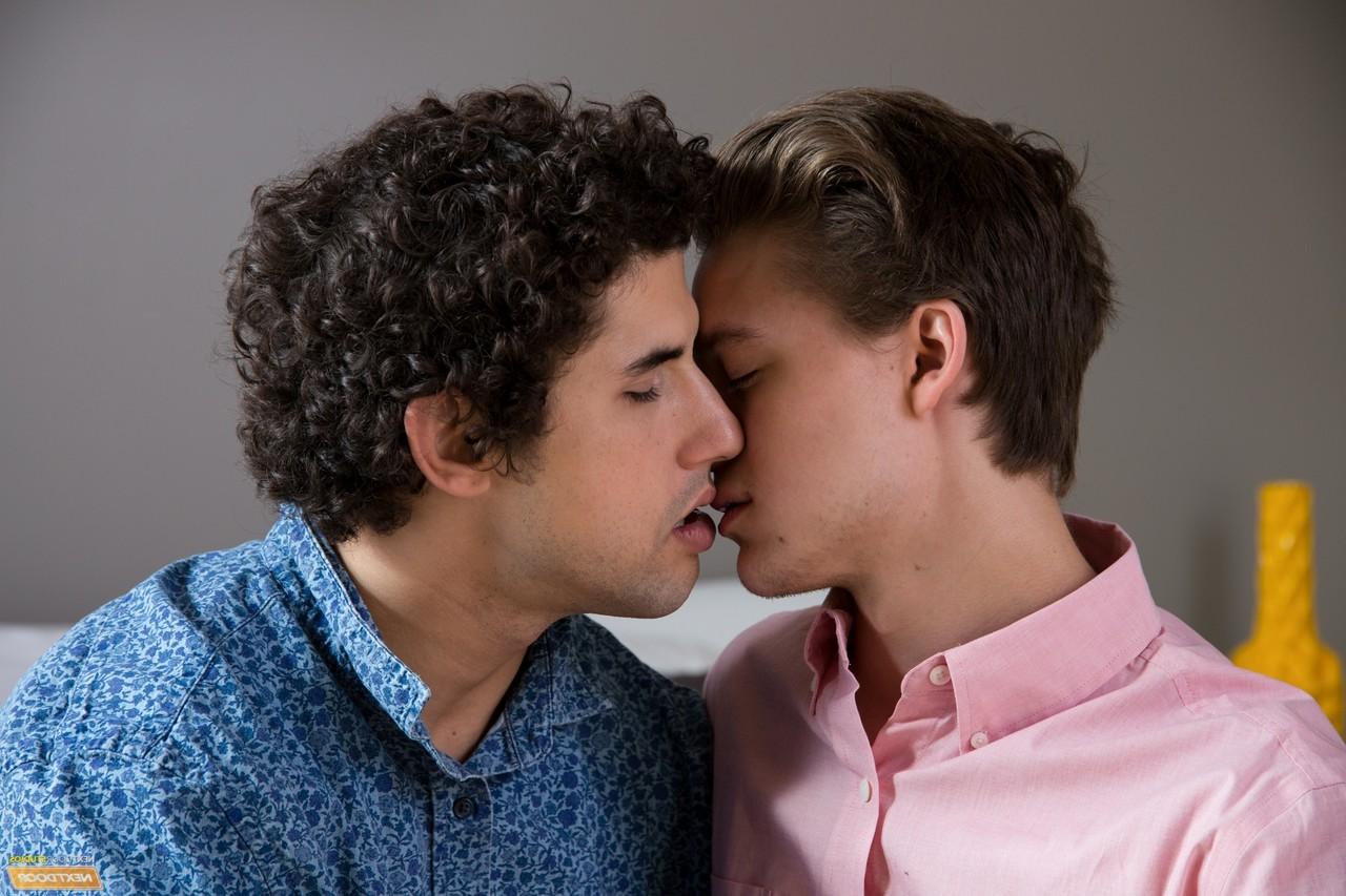 20P Inked curly-haired Jimmy Clay has anal sex with skinny twink Grayson Fabre