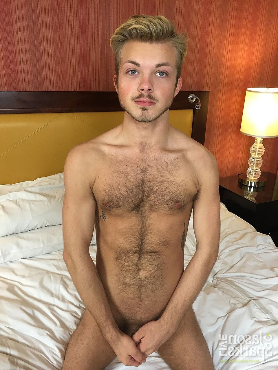 20P Os gays sexy Austin Ryder e Brogan Reed provam o pau um do outro