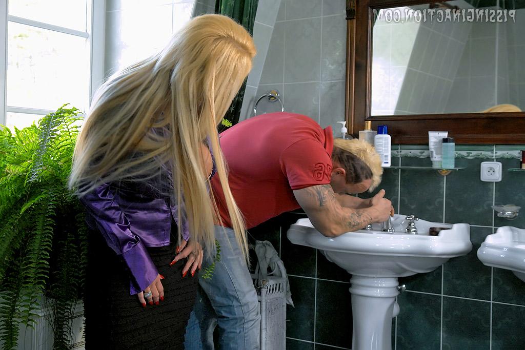 16P Bosomy mijo vagabunda de salto alto Sharon Pink se diverte excêntrica com seus amigos