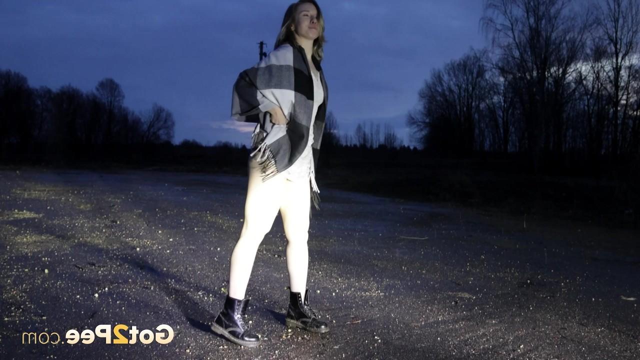 15P Got 2 Pee performed by Alice Klay Porn Images