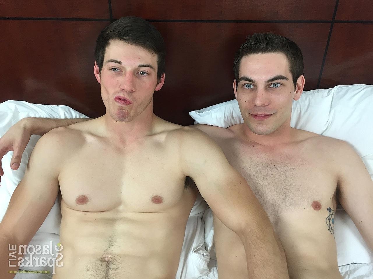 20P Gay American boyfriends Alec Shea and Logan Cage rimming & bnging on a bed