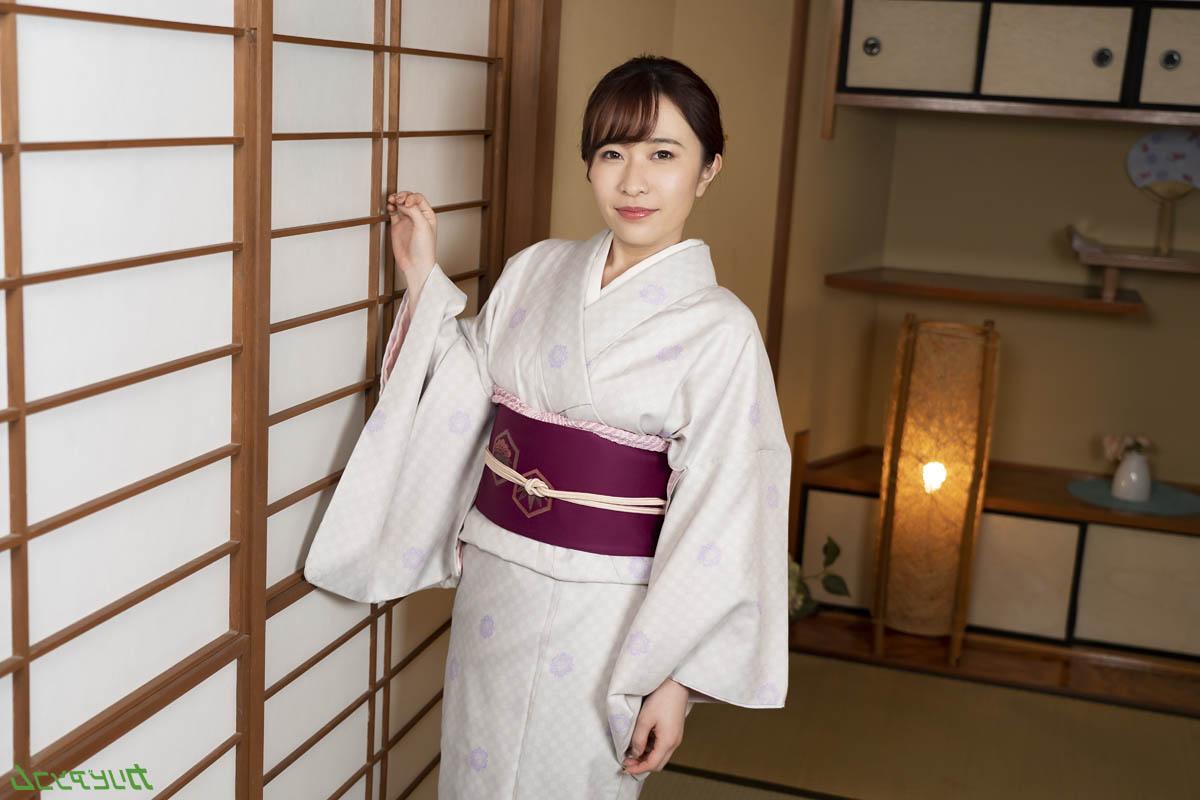 20P A beleza japonesa Miyu Morita dá uma cabeça desleixada e fica desossada doggystyle