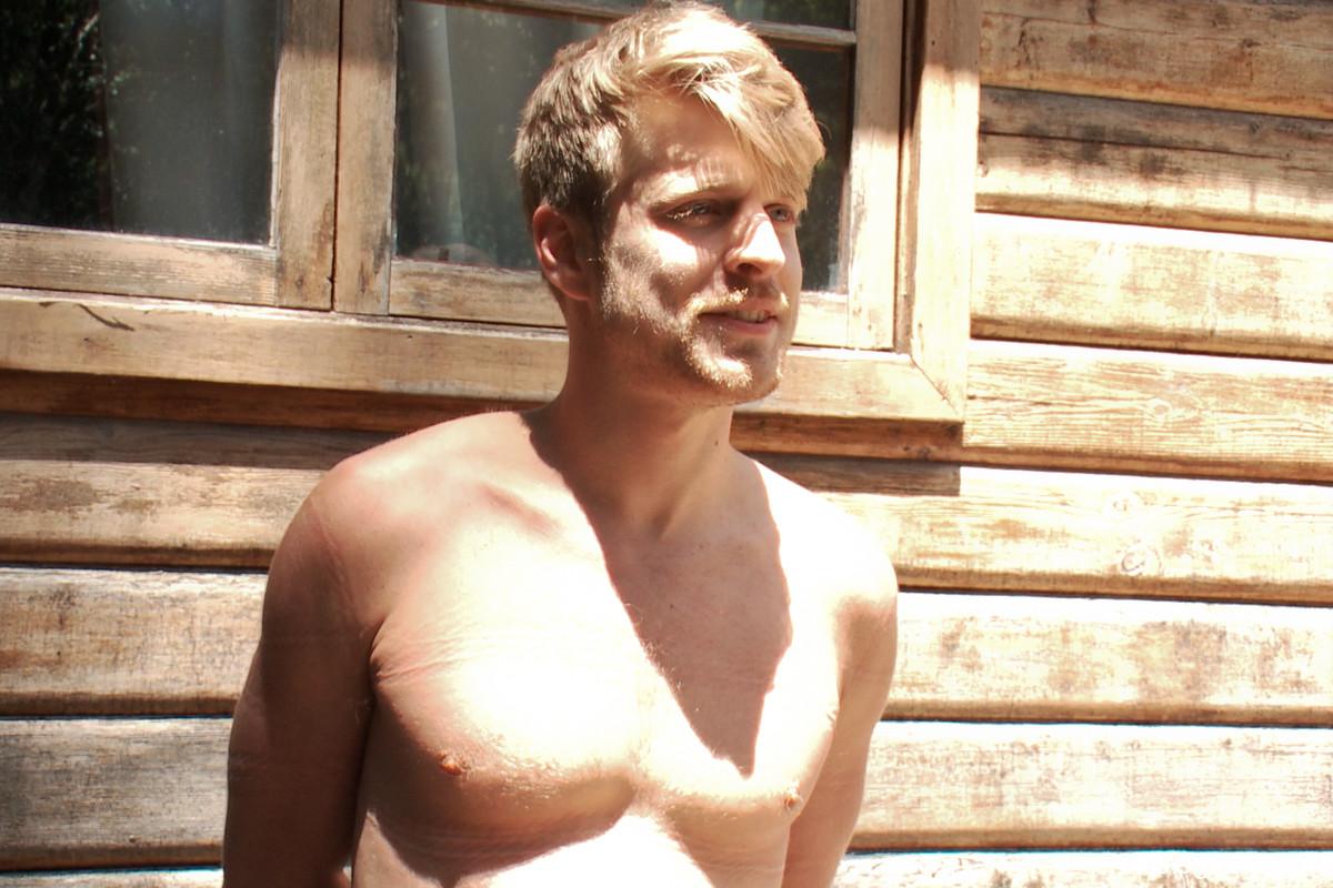 20P Men On Edge Logan Stevens