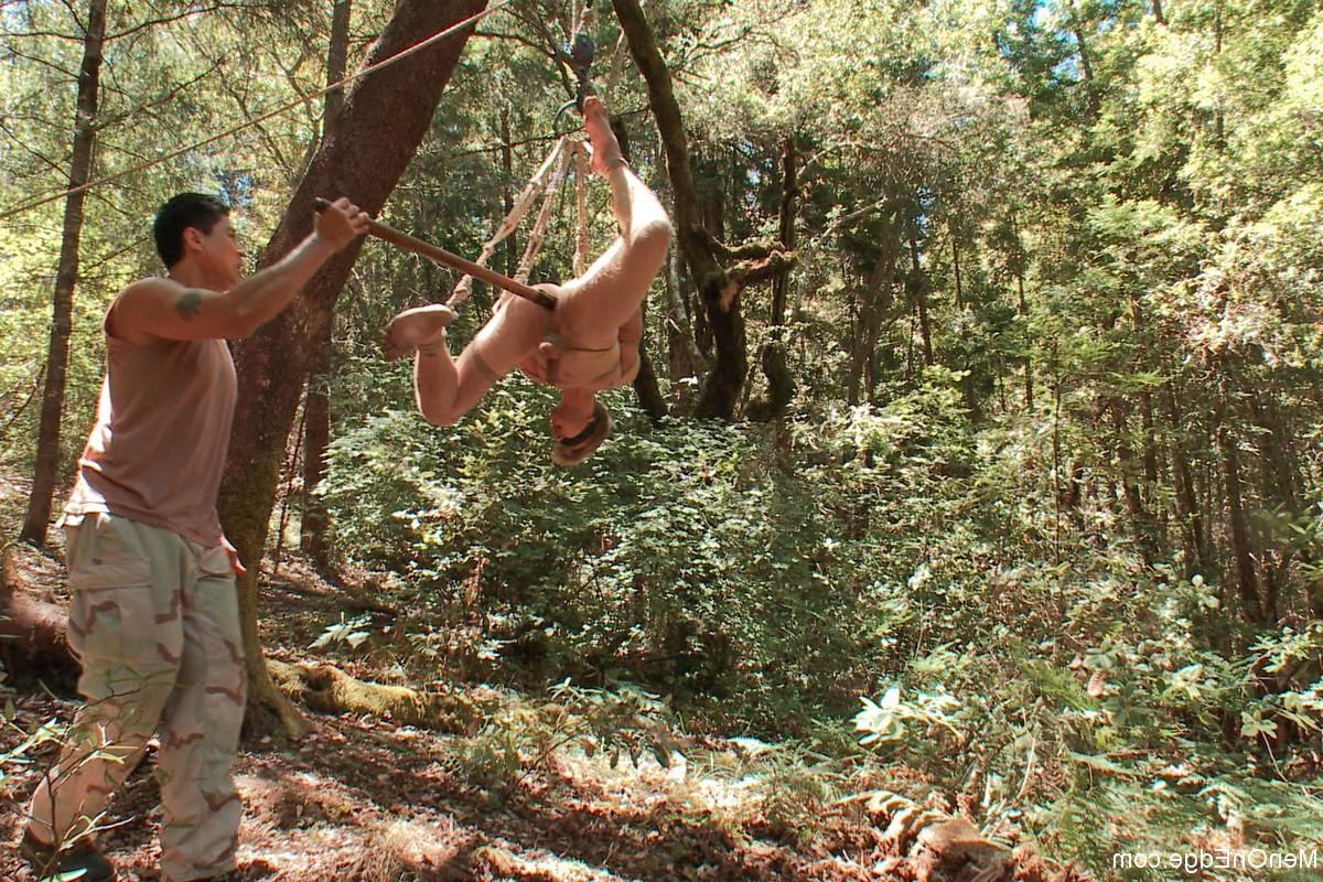 20P Men On Edge Logan Stevens