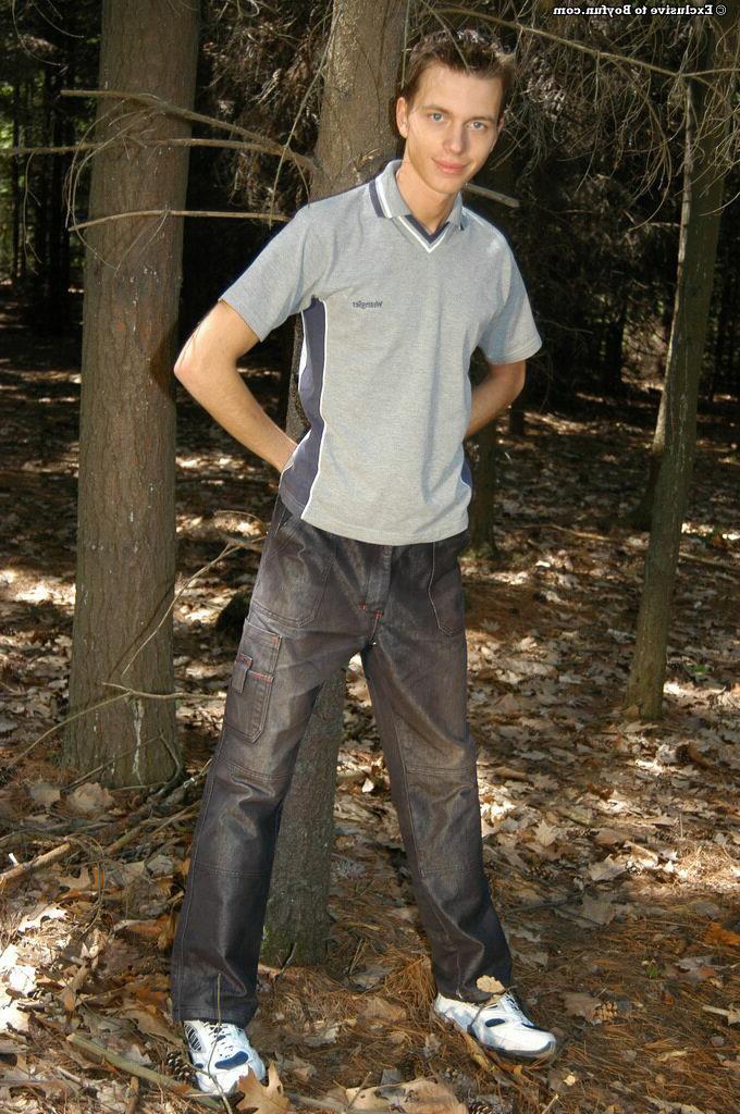 20P Caucasian boy Vojta jerks off while showing his athletic naked body outdoors