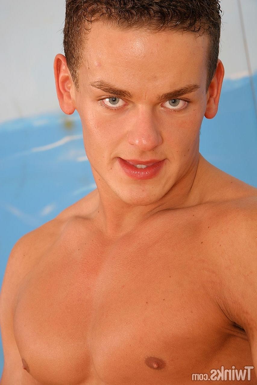 20P Hung gay hunk makes a hot twink suck his big dick & give him a handjob