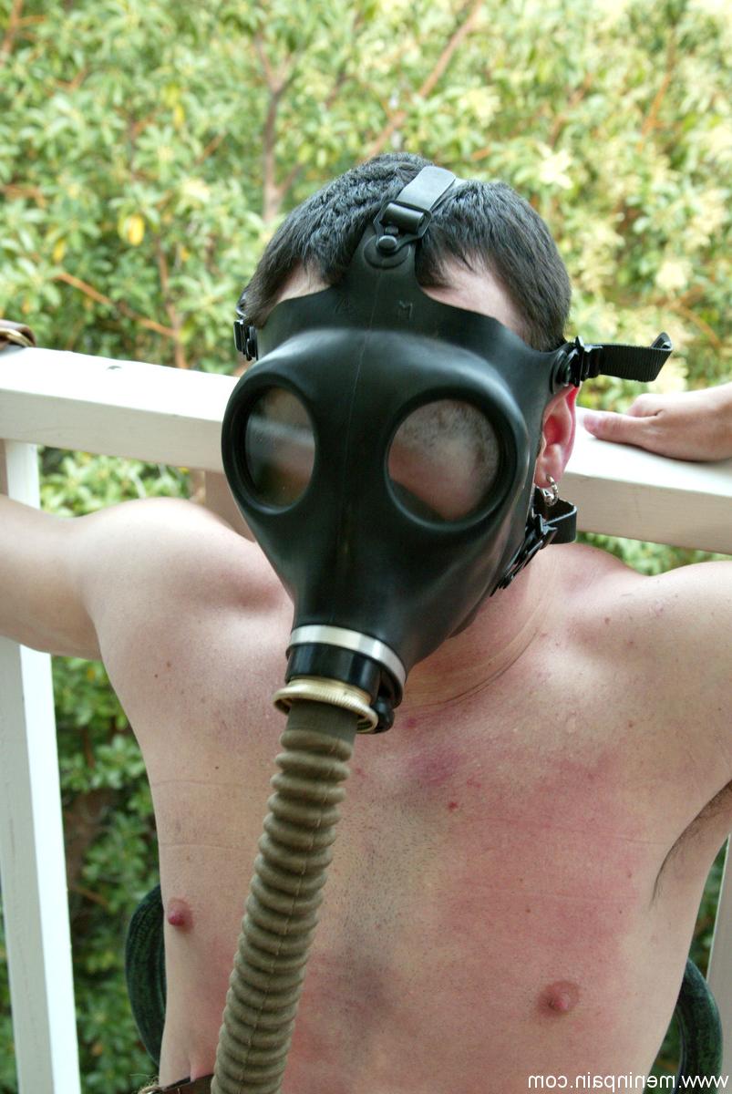 17P Jasmine Byrne & Xana Star put a gas mask on a slave before clothespinning him