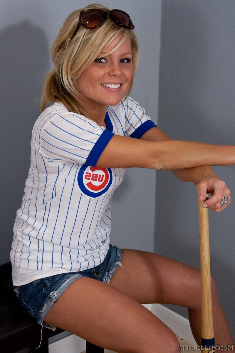 15P Gorda sexy do beisebol fica nua para outra vitória dos Cubs