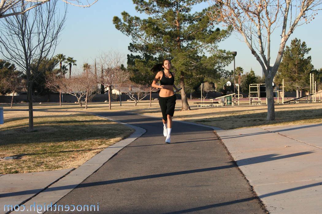 18P Delicious Latina  Daisy Marie strips and masturbates after jogging