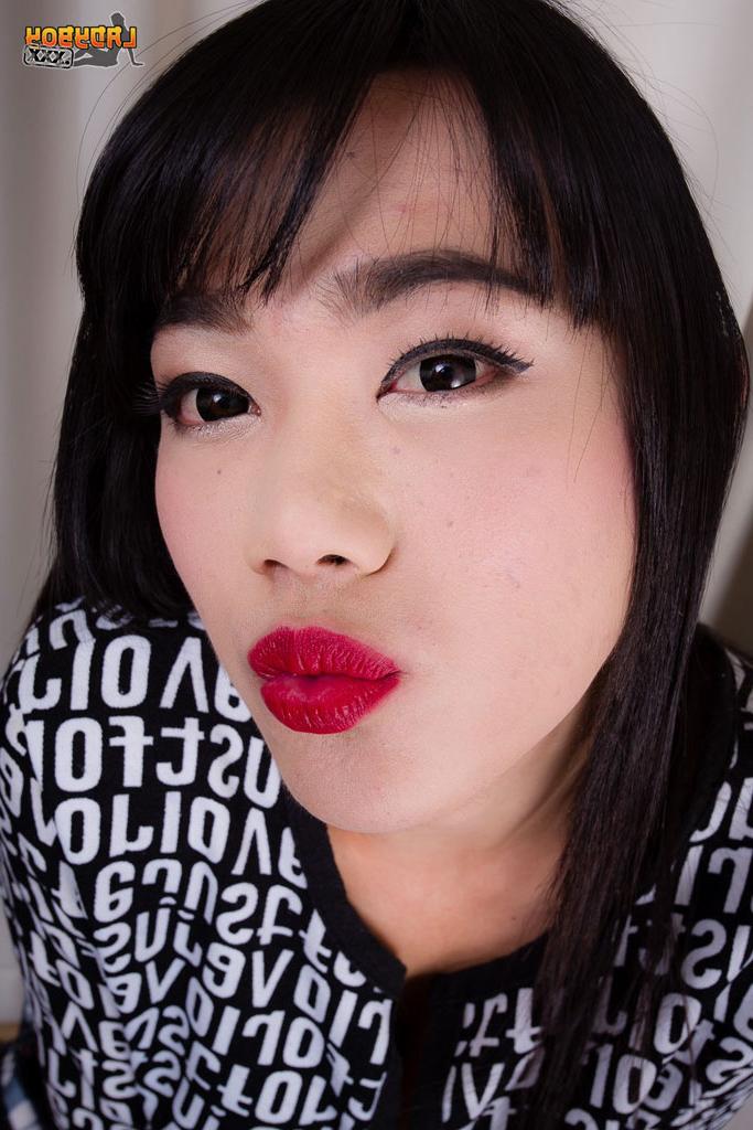 15P Ladyboy XXX estrelado por Bee Fotos pornográficas