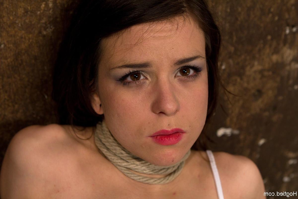 20P Submissive petite babe Juliette March gets tied up & toyed by domme Isis Love