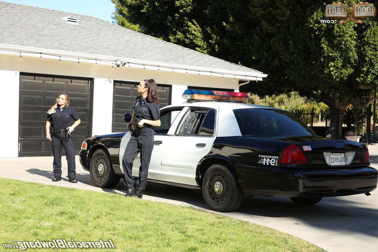 15P Policewoman Eliza Ibarra participates in an interracial blowbang