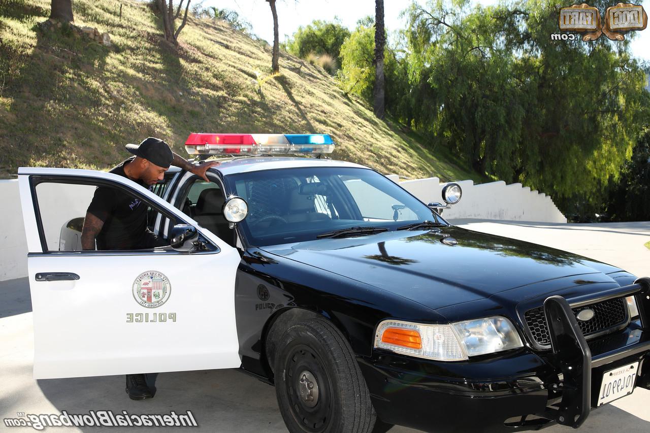 15P Policewoman Eliza Ibarra participates in an interracial blowbang
